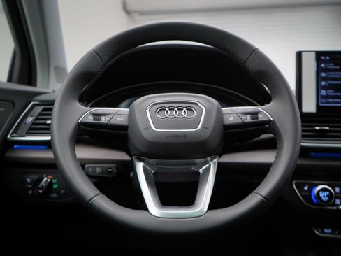 Used 2025 Audi Q5 2.0T Premium Plus w/ Premium Plus Package AWD/4WD image 13