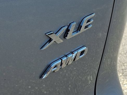 Used 2023 Toyota Corolla Cross XLE w/ Convenience Package AWD/4WD image 33