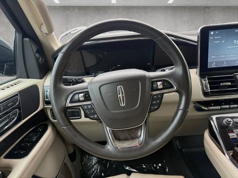 Used 2018 Lincoln Navigator Select w/ Technology Package RWD image 22