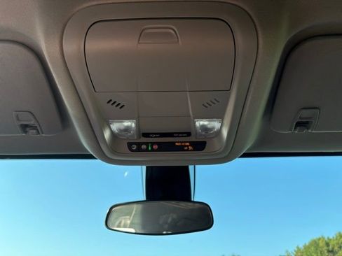 Certified 2023 GMC Acadia SLE w/ Driver Convenience Package image 28