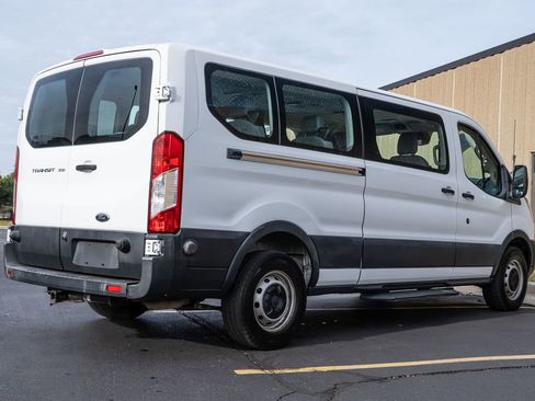 Used 2017 Ford Transit 350 XL image 7