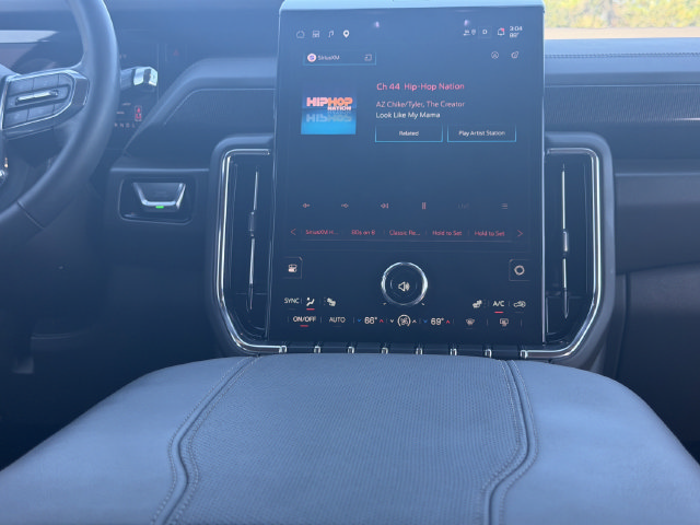 Used 2025 GMC Yukon Elevation w/ LPO, Floor Liner Package RWD image 35