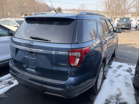 Used 2019 Ford Explorer XLT w/ Equipment Group 202A AWD/4WD image 2