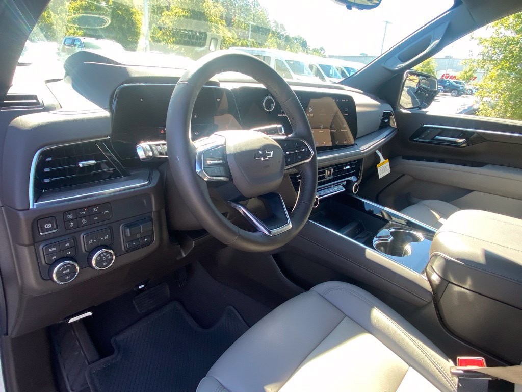Used 2026 Chevrolet Tahoe Z71 w/ Z71 Off-Road Package AWD/4WD image 9