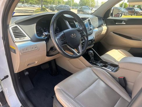 Used 2017 Hyundai Tucson Sport image 23