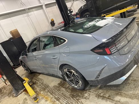 Certified 2024 Hyundai Sonata SEL w/ Convenience Package image 2