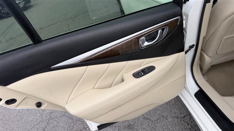 Used 2018 INFINITI Q50 Luxe w/ Essential Package (3.0T Luxe) RWD image 17