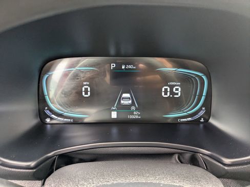 Used 2025 Kia Soul LX FWD image 15