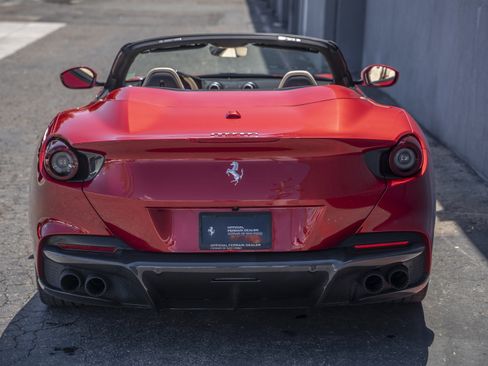 Used 2022 Ferrari Portofino M RWD image 4