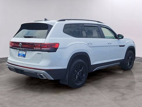 Used 2024 Volkswagen Atlas Peak Edition SEL AWD/4WD image 4