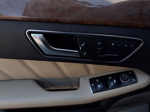 Used 2013 Mercedes-Benz E 350 Sedan image 16