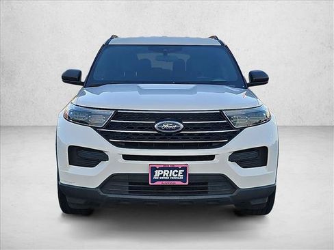 Used 2020 Ford Explorer XLT RWD image 2