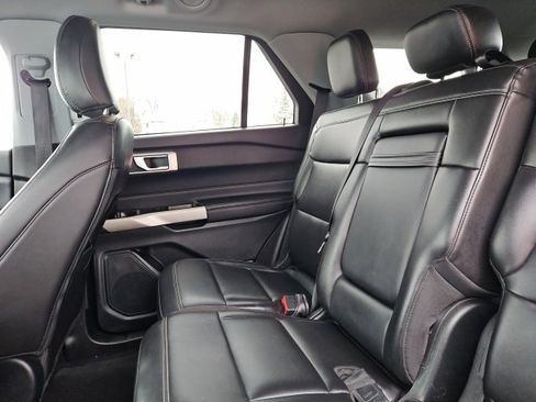 Used 2023 Ford Explorer XLT w/ Equipment Group 202A image 20