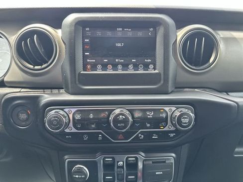 Used 2022 Jeep Wrangler Unlimited Sport AWD/4WD image 18