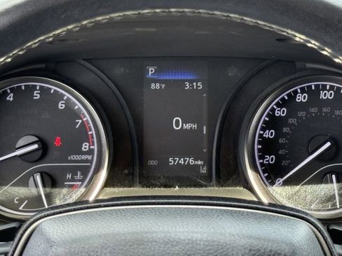 Used 2022 Toyota Camry SE FWD image 16