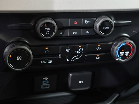 New 2026 Ford F250 XL w/ XL Chrome Package image 28