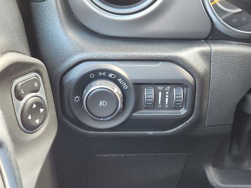 Certified 2022 Jeep Wrangler Unlimited Sport image 24