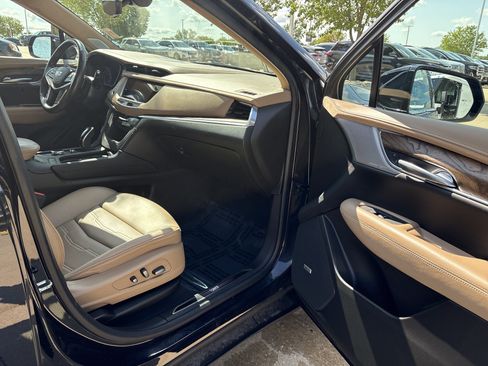 Used 2022 Cadillac XT5 Premium Luxury w/ Platinum Package AWD/4WD image 14