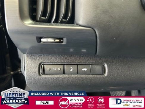 Used 2025 Nissan Pathfinder SL image 17