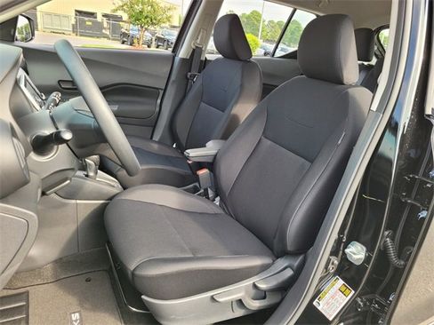 New 2025 Nissan Kicks Play S image 8