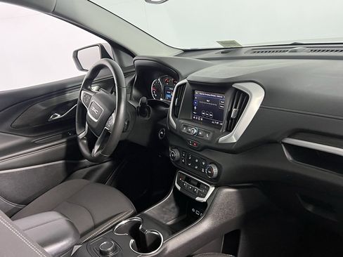 Used 2024 GMC Terrain SLE image 34