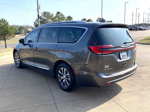 Used 2021 Chrysler Pacifica Pinnacle image 4