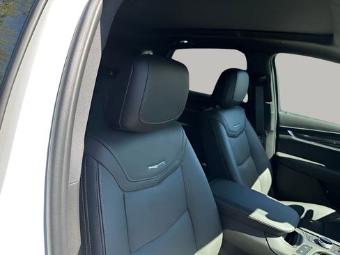 New 2026 Cadillac XT5 Sportv w/ LPO, Onyx Lite Package image 15