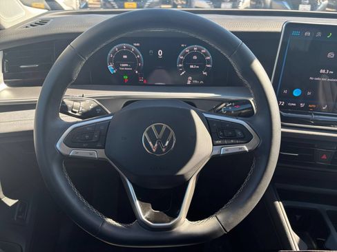 Used 2026 Volkswagen Tiguan SE AWD/4WD image 26