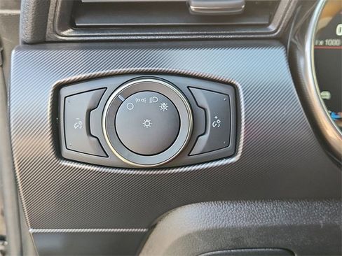 Used 2022 Ford Mustang Shelby GT500 w/ Technology Package image 18