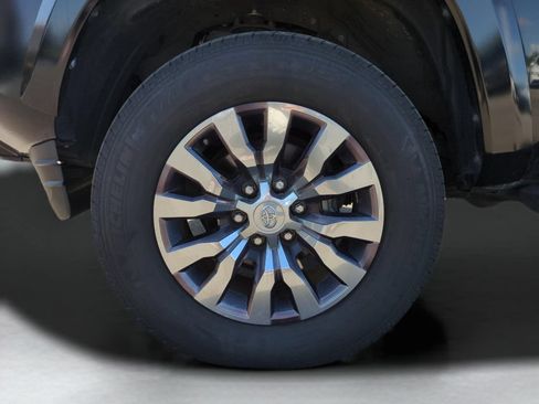 Used 2022 Toyota Tacoma Limited RWD image 10