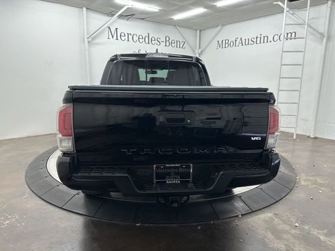 Used 2017 Toyota Tacoma Limited image 7