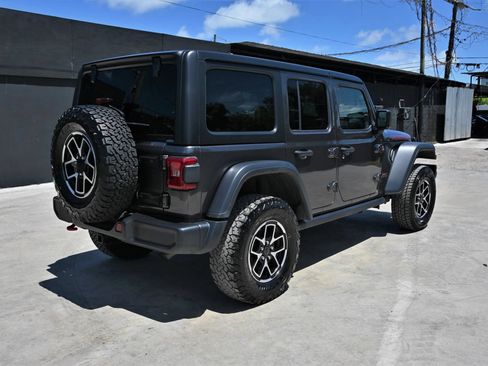 Used 2024 Jeep Wrangler Unlimited Rubicon AWD/4WD image 5
