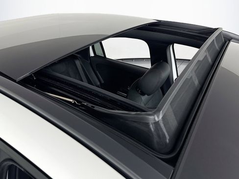 New 2026 Mercedes-Benz GLA 250 image 21