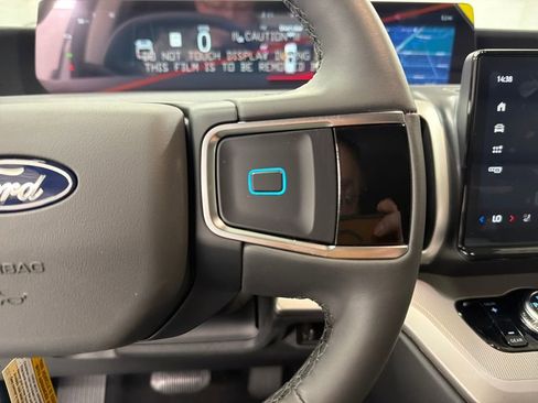 New 2026 Ford Expedition Active image 21