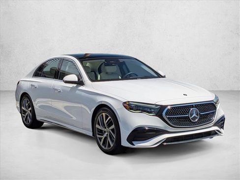 Used 2025 Mercedes-Benz E 350 Sedan image 3