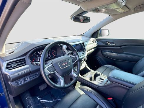 Used 2023 GMC Acadia SLT w/ Technology Package image 9