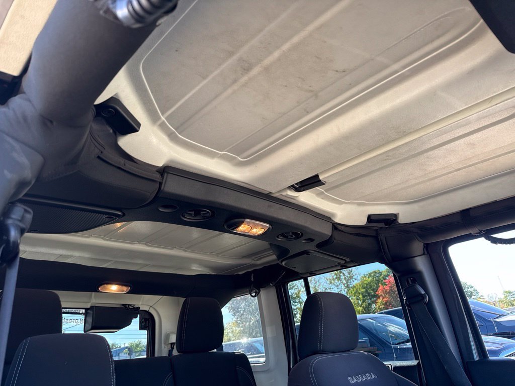 Used 2017 Jeep Wrangler Unlimited Sahara w/ Connectivity Group AWD/4WD image 42