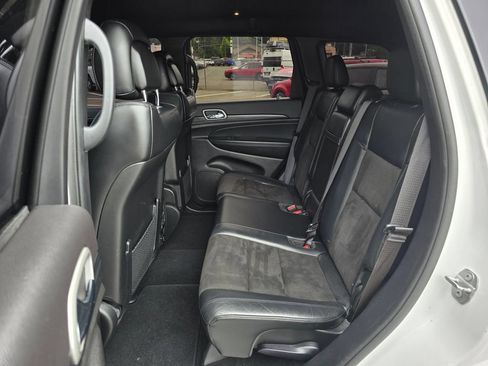 Used 2021 Jeep Grand Cherokee Laredo X AWD/4WD image 15