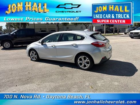 Used 2018 Chevrolet Cruze Premier FWD image 6