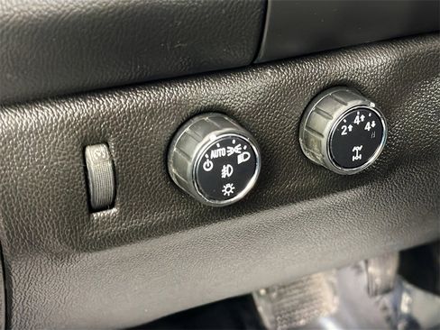 Used 2015 Chevrolet Colorado LT image 10