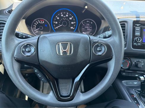Used 2018 Honda HR-V LX image 18