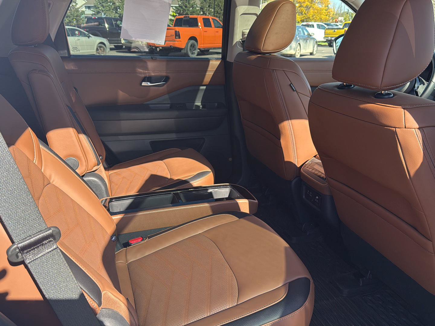 Used 2025 Nissan Pathfinder Platinum AWD/4WD image 9