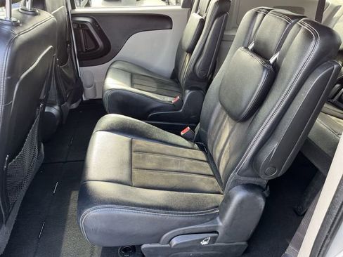 Used 2019 Dodge Grand Caravan SXT FWD image 25