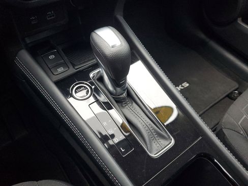 Used 2021 Nissan Kicks SV image 35