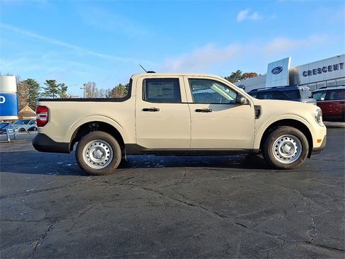 New 2025 Ford Maverick XL image 8