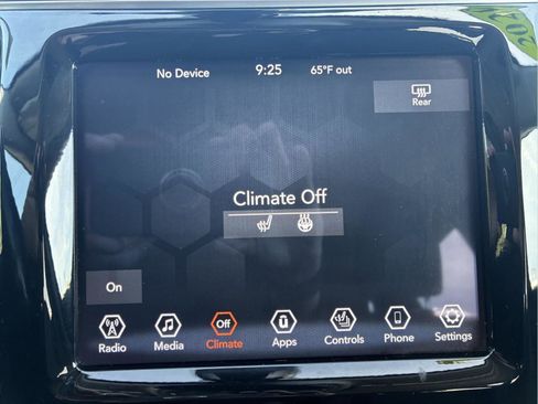 Used 2020 Jeep Cherokee Limited AWD/4WD image 25