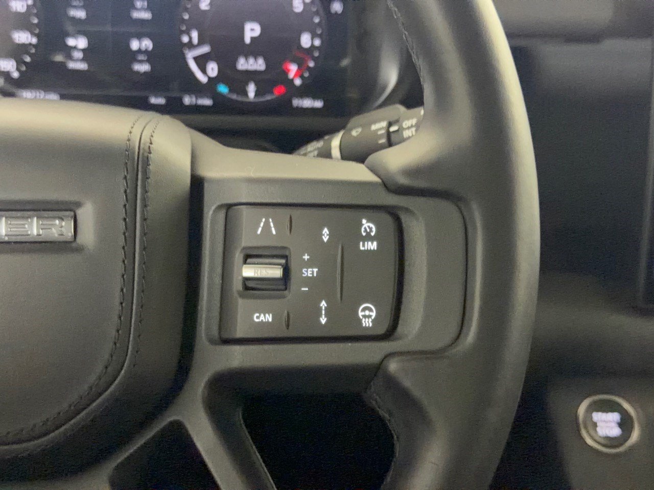 Used 2024 Land Rover Defender 110 X AWD/4WD image 19