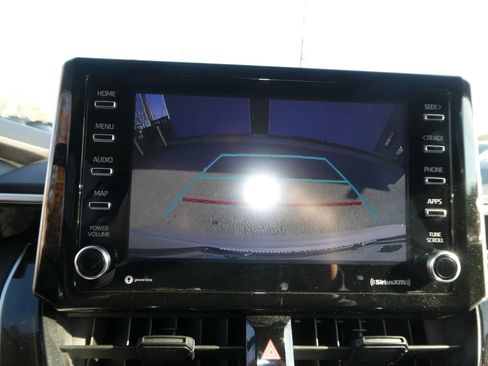 Used 2021 Toyota Corolla LE image 20