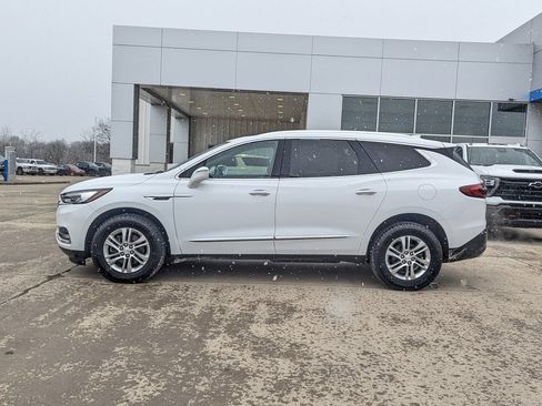 Used 2018 Buick Enclave Essence image 9