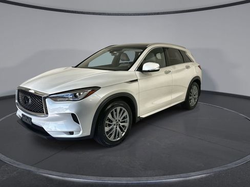 Used 2023 INFINITI QX50 Luxe AWD/4WD image 4